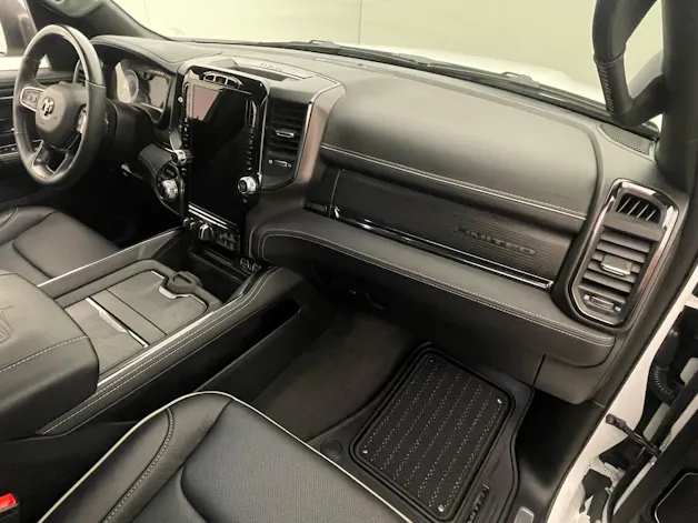 Dodge Ram 1500 5.7 V8 Limited eTorque Crew Cab