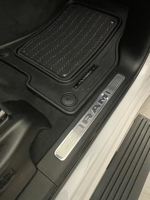 Dodge Ram 1500 5.7 V8 Limited eTorque Crew Cab