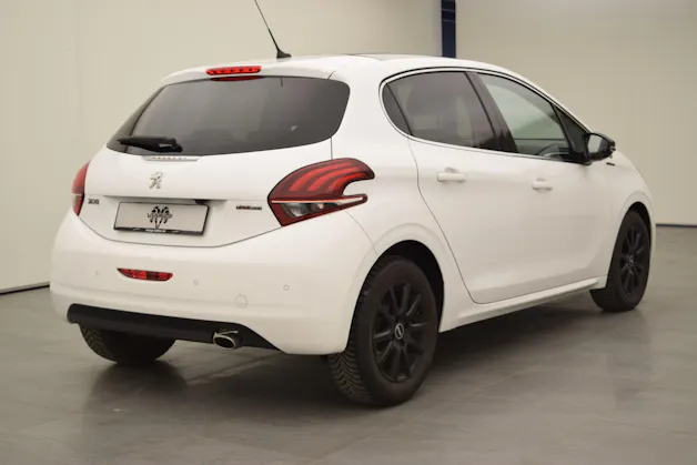 Peugeot 208 1.2e STT Pure Tech GT Line