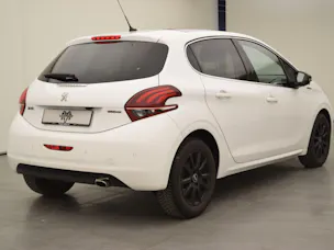 Peugeot 208 1.2e STT Pure Tech GT Line