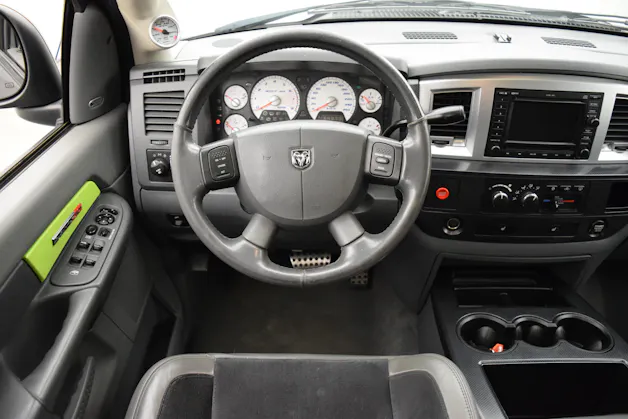 Dodge Ram 1500 SRT-10 Quad cab