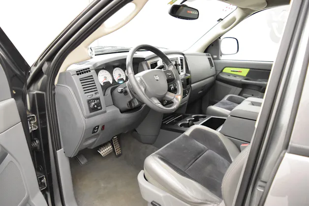 Dodge Ram 1500 SRT-10 Quad cab