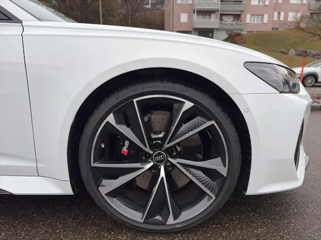 Audi RS6 Avant 4.0 V8 TFSI performance quattr