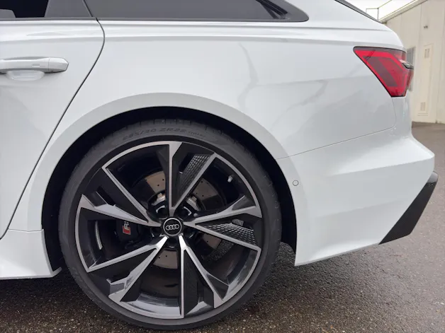 Audi RS6 Avant 4.0 V8 TFSI performance quattr
