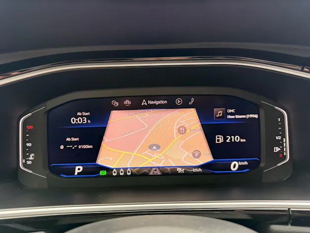 VW T-Roc R-Line 4Motion *** ABSOLUTE TOP AUSSTATTUNG ***