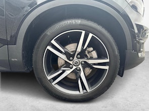 Vehicle image VOLVO XC40 2.0 B4 MH R-Design AWD