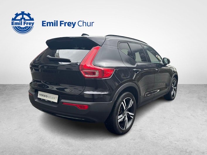 Vehicle image VOLVO XC40