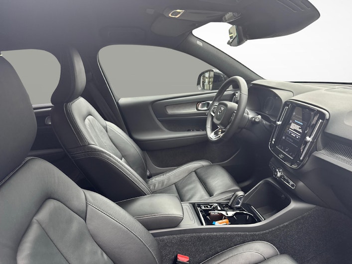 Vehicle image VOLVO XC40