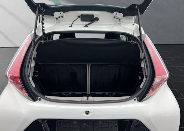 Vehicle image 9 Vehicle image 9