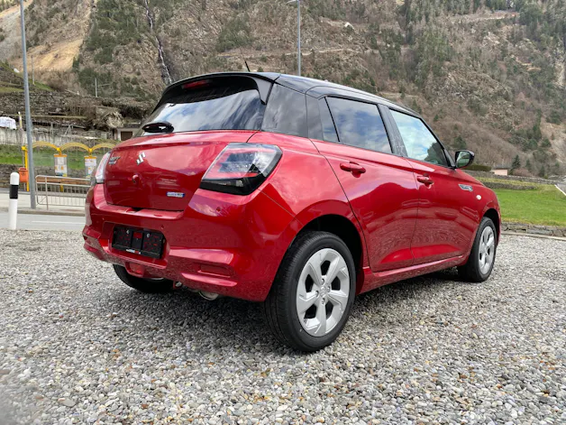 Suzuki Swift 1.2 Sakura Hybrid 4x4