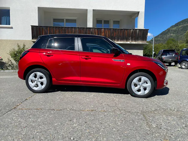 Suzuki Swift 1.2 Sakura Hybrid 4x4