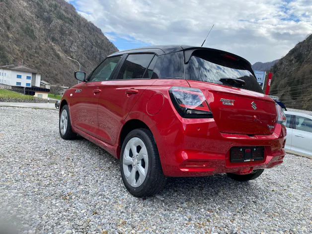 Suzuki Swift 1.2 Sakura Hybrid 4x4