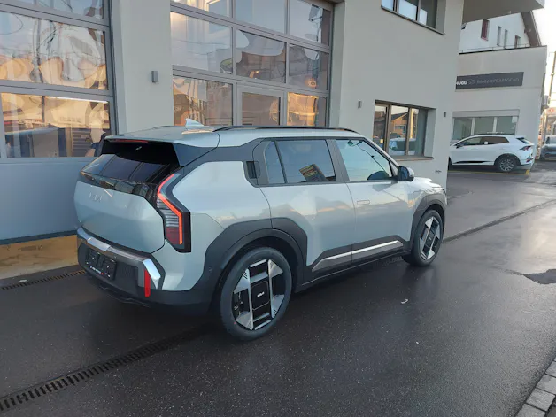 Kia EV3 81 kWh Earth+