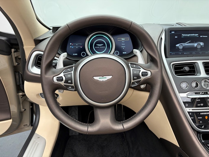 Fahrzeugbild ASTON MARTIN DB11
