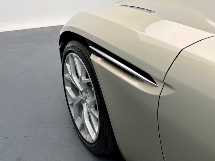 Fahrzeugbild ASTON MARTIN DB11