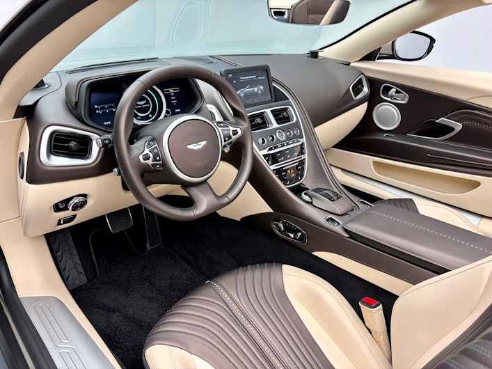 Fahrzeugbild ASTON MARTIN DB11