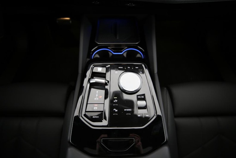 Vehicle image BMW 5 SERIES