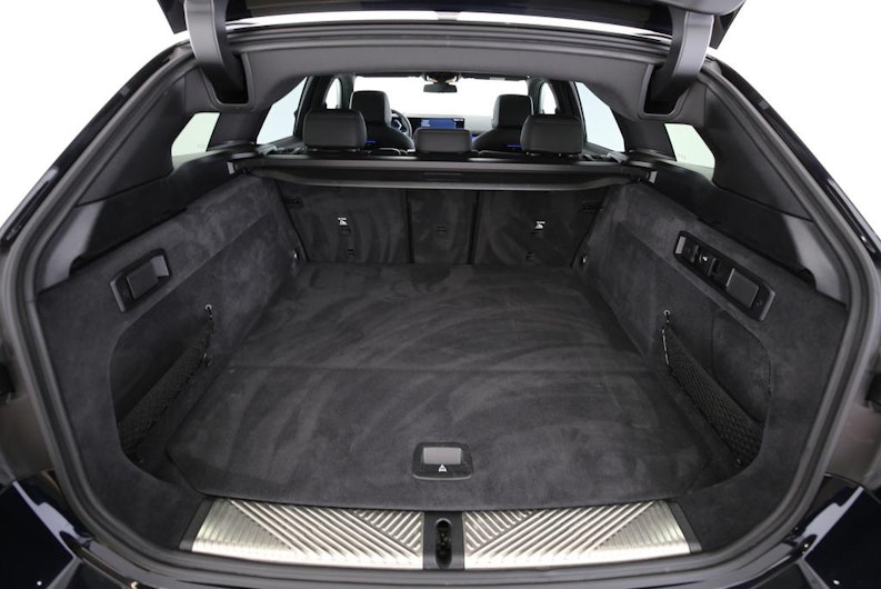 Vehicle image BMW 5 SERIES