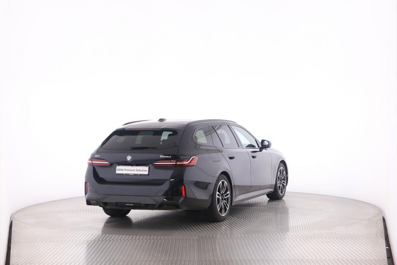 Vehicle image BMW 5 SERIES