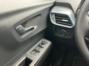 https://vehicle.imgix.net/4197462/9e6282dc-b583-4bf1-9204-65c8145ee133.jpeg