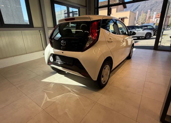 image du véhicule 3 image du véhicule 3