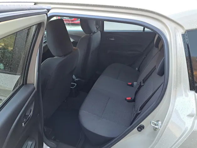 Suzuki Swift 1.2 Sakura Top Hybrid 4x4