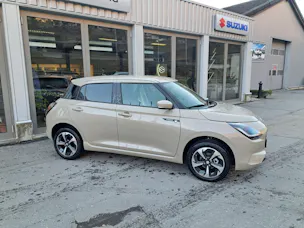 Suzuki Swift 1.2 Sakura Top Hybrid 4x4