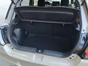 Suzuki Swift 1.2 Sakura Top Hybrid 4x4
