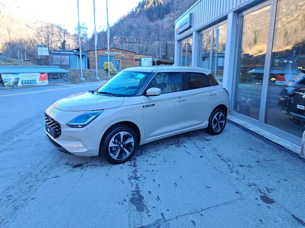 Suzuki Swift 1.2 Sakura Top Hybrid 4x4