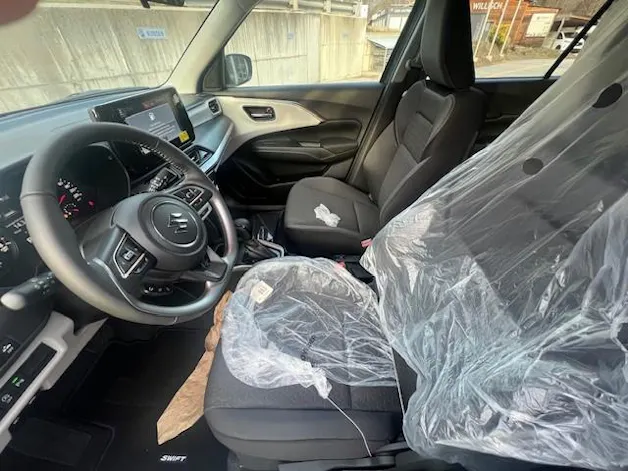 Suzuki Swift 1.2 Sakura Top Hybrid