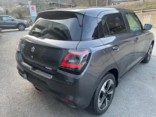 Suzuki Swift 1.2 Sakura Top Hybrid