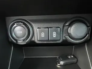 Suzuki Swift 1.2 Sakura Top Hybrid