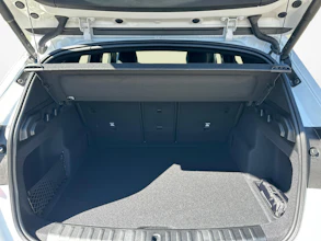 https://vehicle.imgix.net/4197591/e8086796-a287-4ce5-8b99-b458e18887a9.jpg