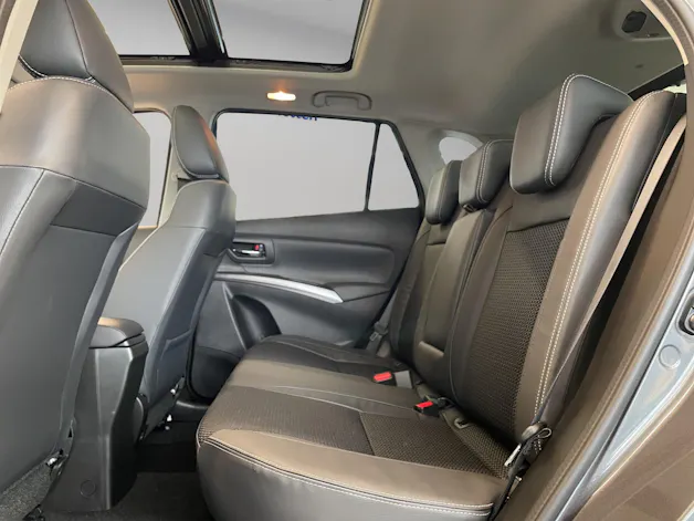 Suzuki S-Cross 1.4 T Sakura Top Hybrid 4x4