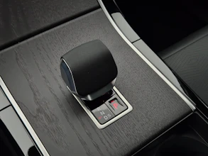 https://vehicle.imgix.net/4197701/563e4b3c-9349-44db-85c4-b10fddc9a8dc.jpg
