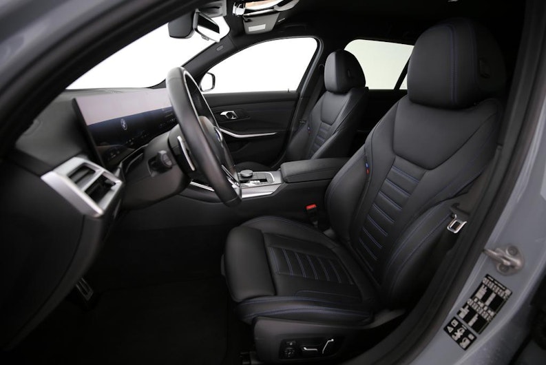 Vehicle image BMW 3 SERIES