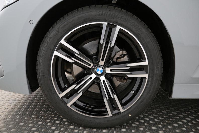 Vehicle image BMW 3 SERIES