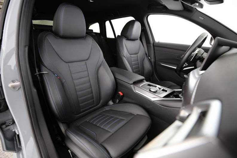 Vehicle image BMW 3 SERIES