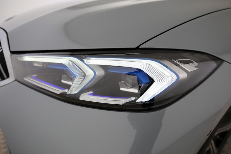 Vehicle image BMW 3 SERIES