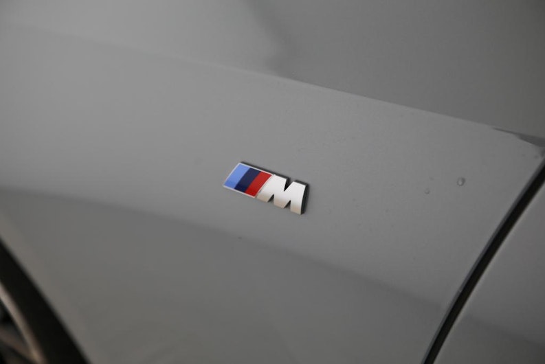 Vehicle image BMW 3 SERIES