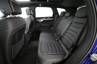 https://vehicle.imgix.net/4197793/d6b7bd32-7ac1-4b46-8960-6f8ed76b86c8.jpg