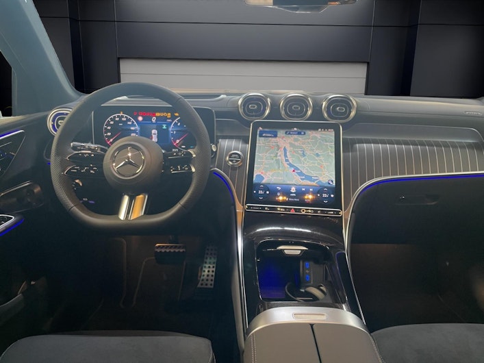 Vehicle image MERCEDES-BENZ GLC 220