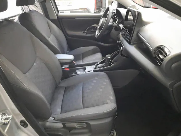 Toyota Yaris 1.5 VVT-i HSD Trend