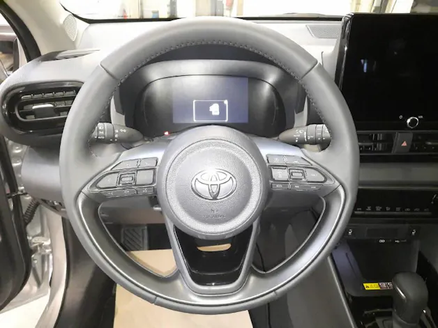 Toyota Yaris 1.5 VVT-i HSD Trend