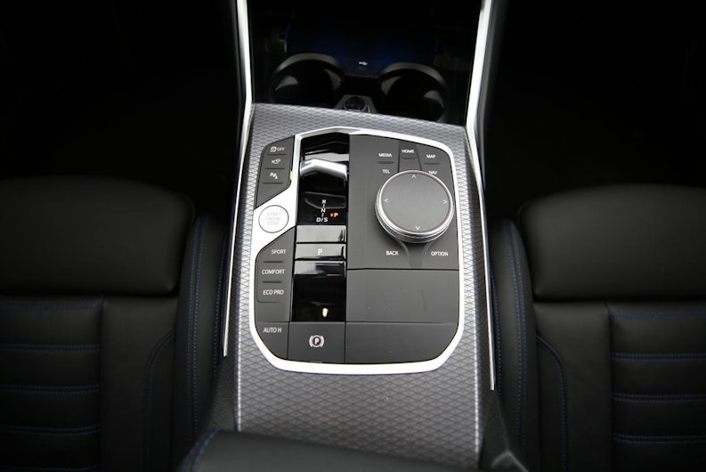 Vehicle image BMW 3 SERIES