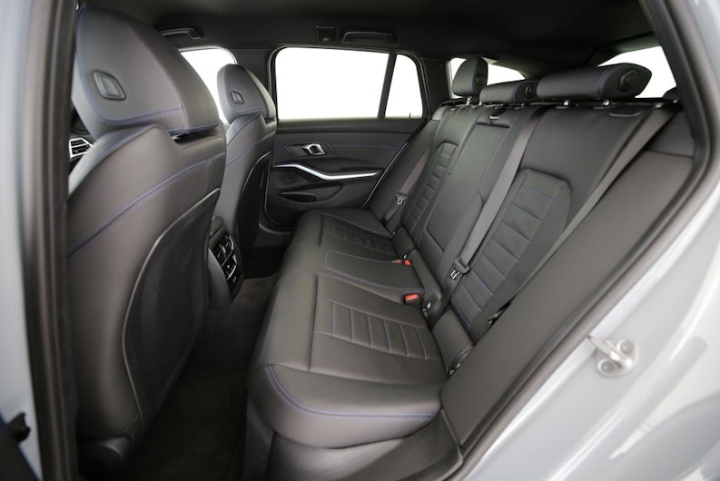 Vehicle image BMW 3 SERIES