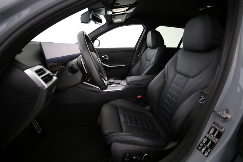 Vehicle image BMW 3 SERIES