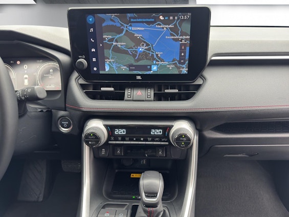 Vehicle image 16 Vehicle image 16