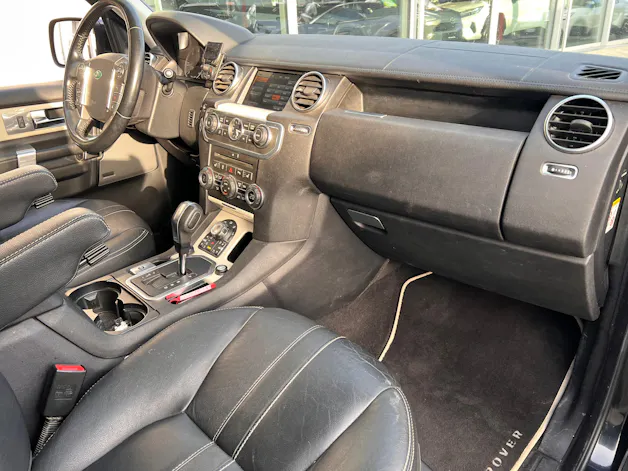 Land Rover Discovery 3.0 TDV6 245 SE