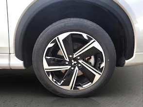 https://vehicle.imgix.net/4198056/ec491f5e-b351-43e3-988b-04b29a849843.jpg